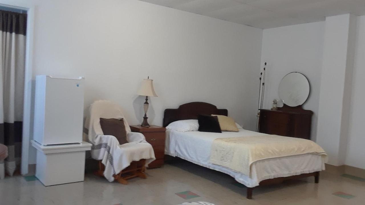 MHotel Domaine l'Envolée- Maison Fleurie Victoriaville Esterno foto