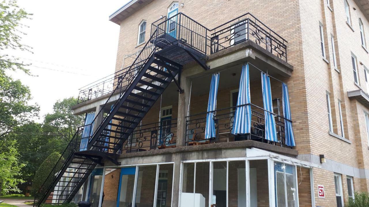 MHotel Domaine l'Envolée- Maison Fleurie Victoriaville Esterno foto