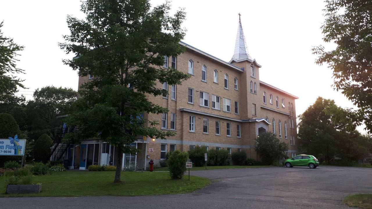 MHotel Domaine l'Envolée- Maison Fleurie Victoriaville Esterno foto